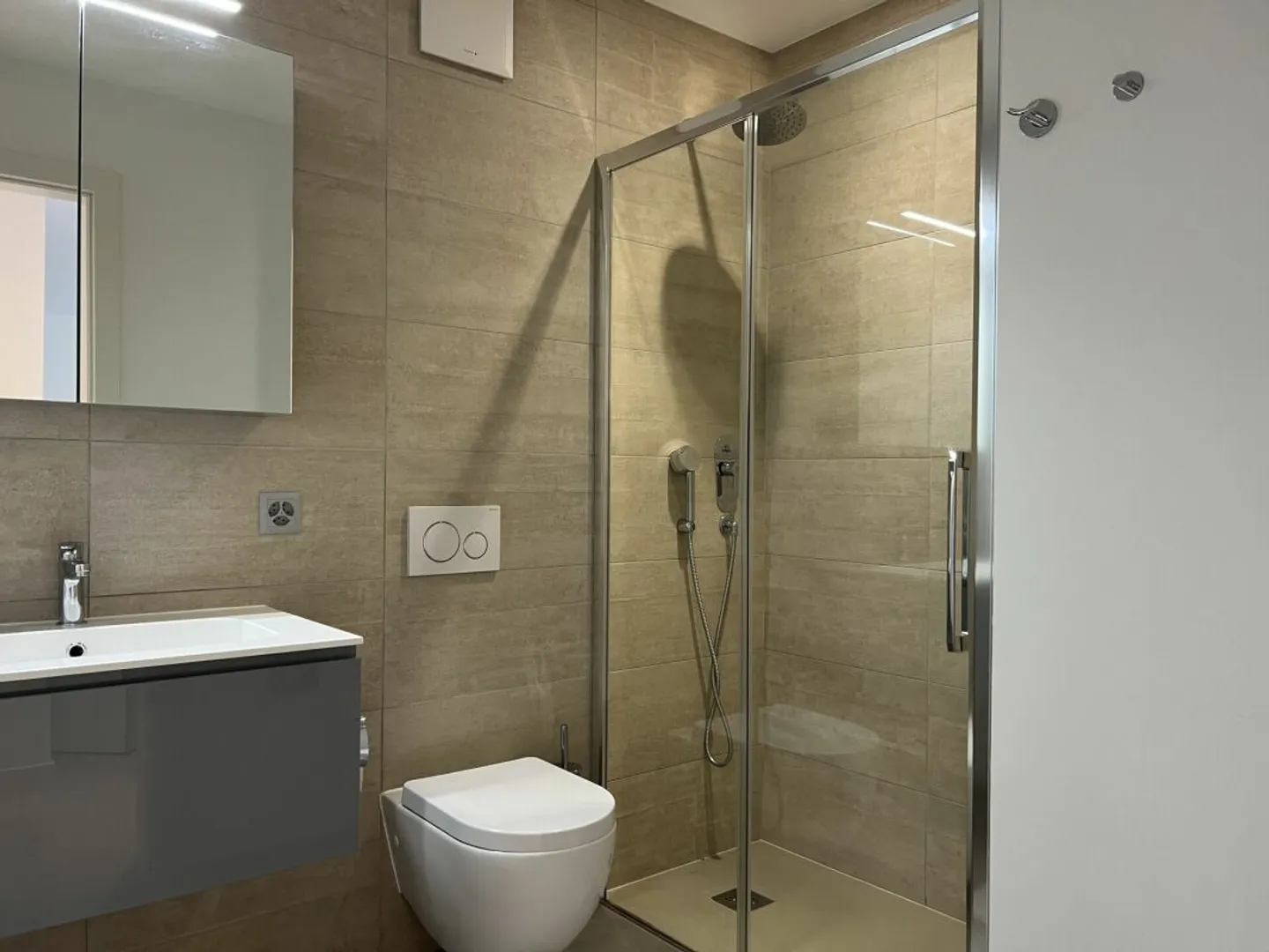 Perfect City Apartment in Muralto in a Quiet and Very Central Location - Photo 4 of 13