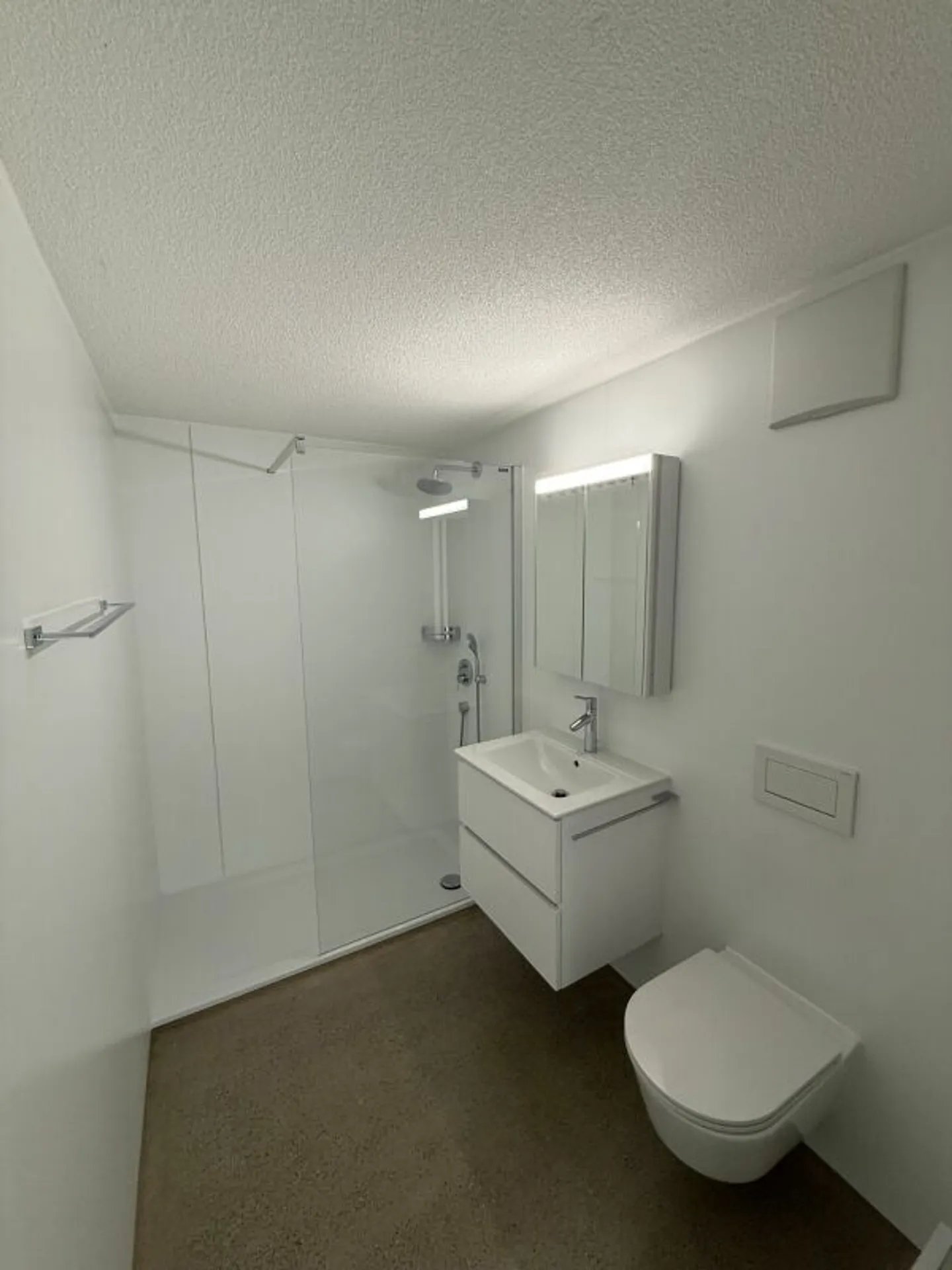 Moderne 2-Zi-Wohnung nahe der Stadt Luzern mit Gartensitzplatz - Foto 3 von 6