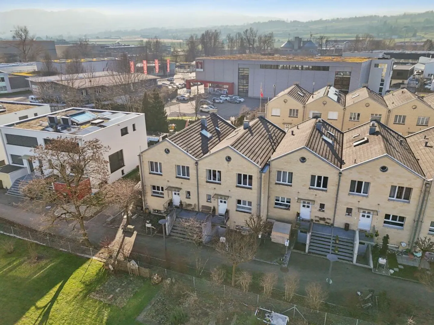 Terraced house in a quiet and central location - Photo 1 of 13