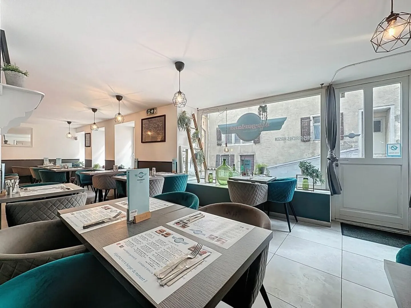 SPAZIO COMMERCIALE IN PPE CON UNA POSIZIONE IDEALE - Foto 8 di 13