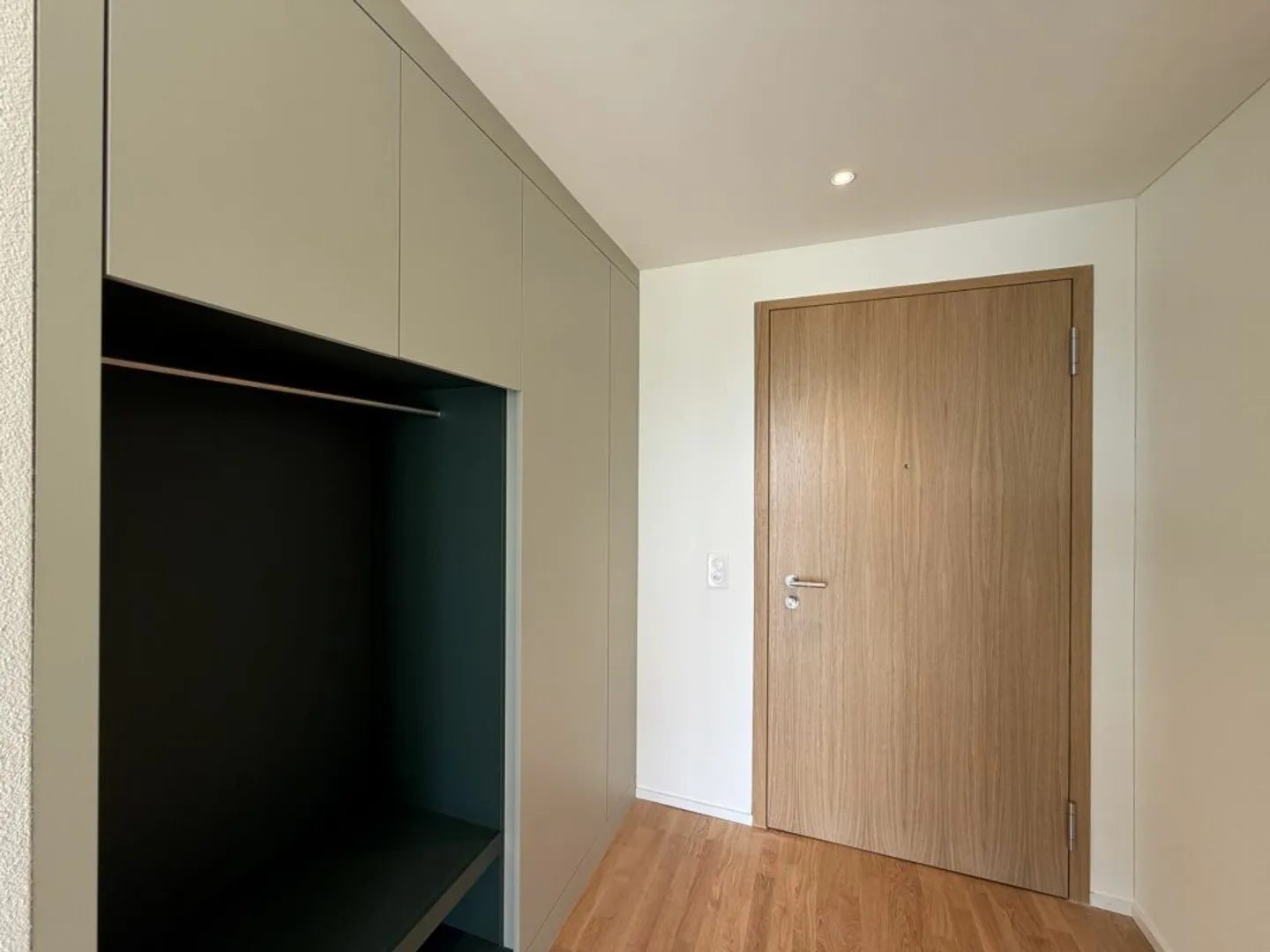 High-quality 2.5 room apartment with a magnificent view over Lake Zurich - Photo 8 of 11