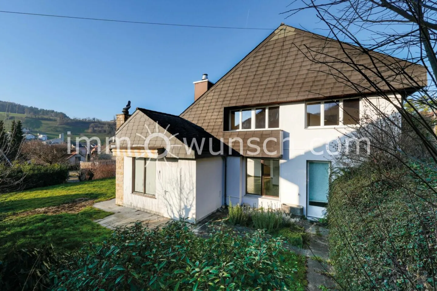 Maison individuelle spacieuse de 5 ½ pièces avec piscine et grand jardin - Photo 12 sur 12