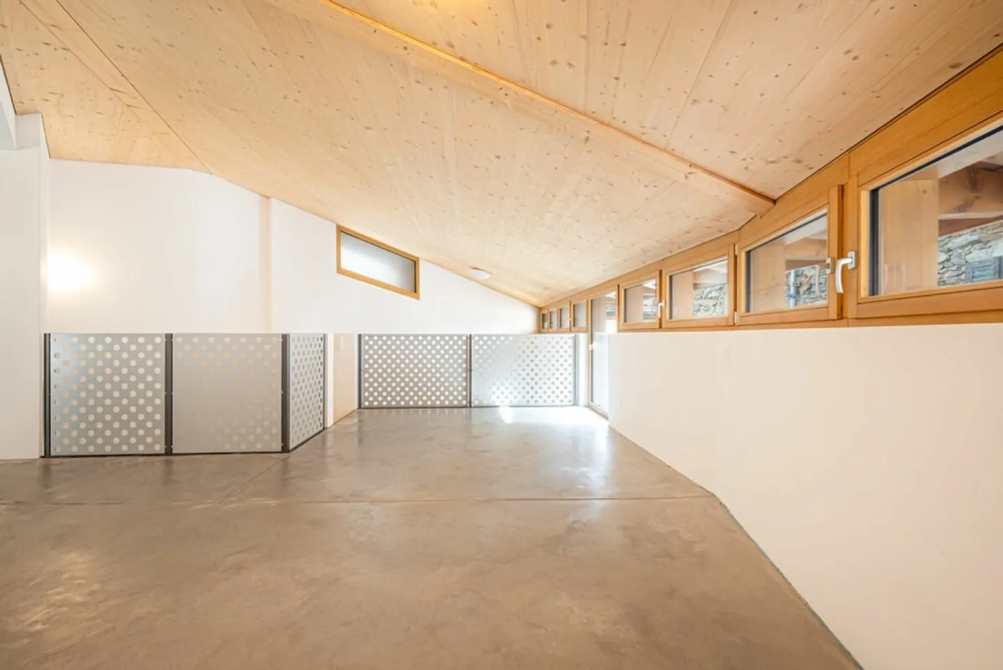 Stunning designer house for rent - Photo 1 of 11