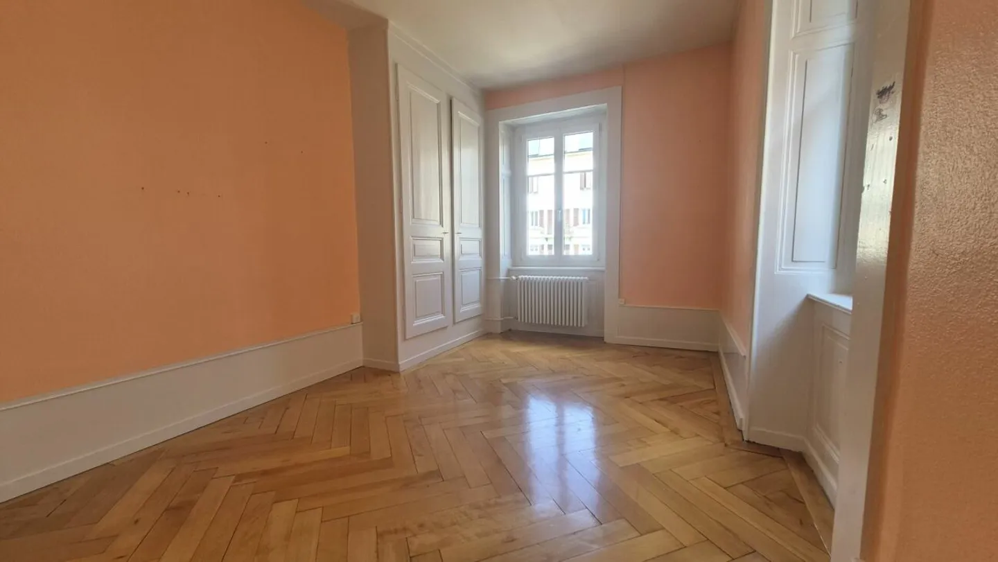 Prächtige 7-Zimmer-Wohnung mit grossem Garten in La Chaux-de-Fonds - Foto 5 von 13