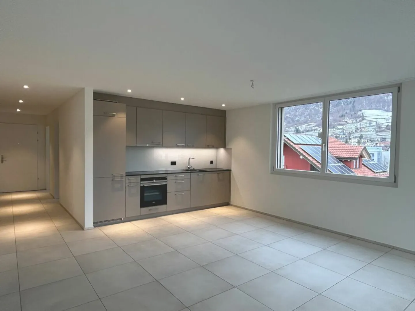 Living in the Green - 2.5-Room Apartment on the 2nd Floor - Photo 2 of 12