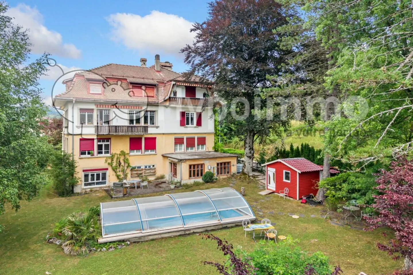 Master House with 4 Apartments and Pool - Photo 1 of 13