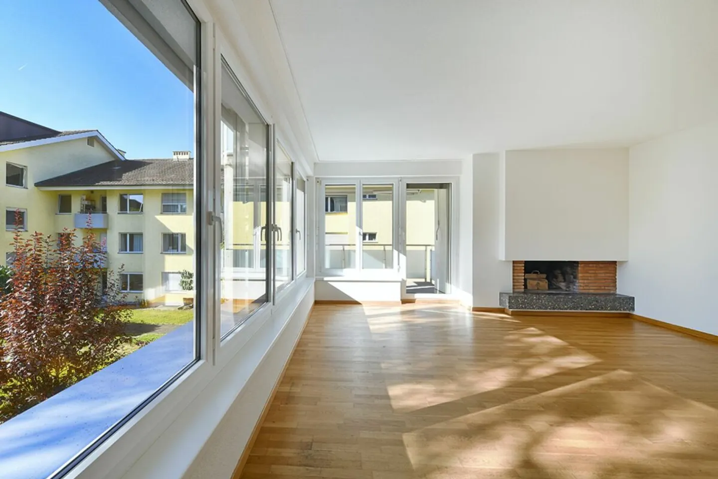 Appartement de 4,5 pièces avec balcon dans un emplacement calme à Herrliberg, favorable aux impôts - Photo 4 sur 13