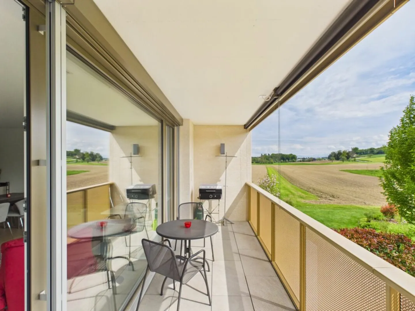 Appartement élégant de 2,5 pièces avec balcon et vue sur la verdure - Photo 12 sur 13
