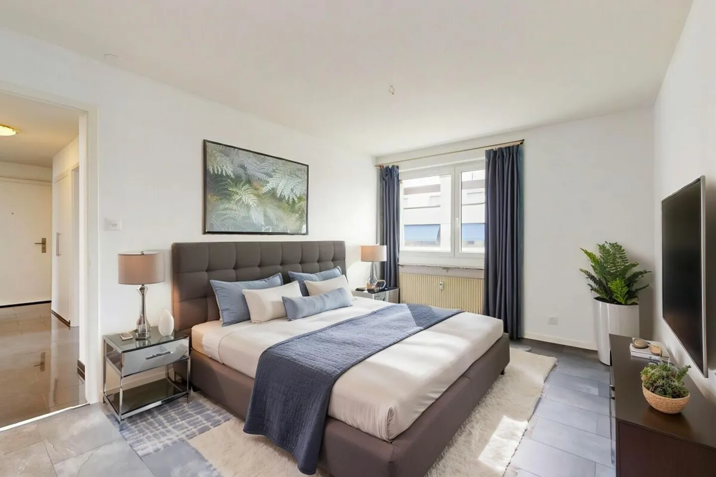 Modern condominium with many amenities - Photo 7 of 13