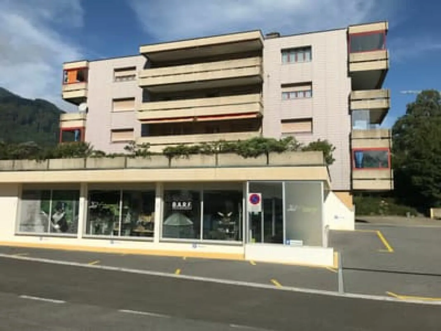 Belle appartement de 4,5 pièces avec grand balcon - Photo 2 sur 6