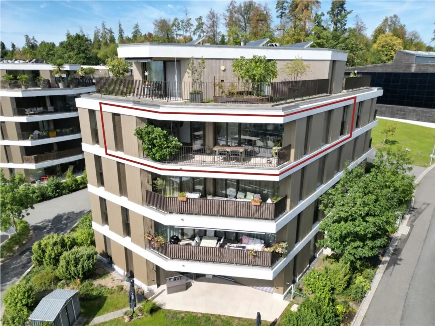Vivere in modo elegante e moderno - vicino alla natura a Rüti ZH - Foto 1 di 9