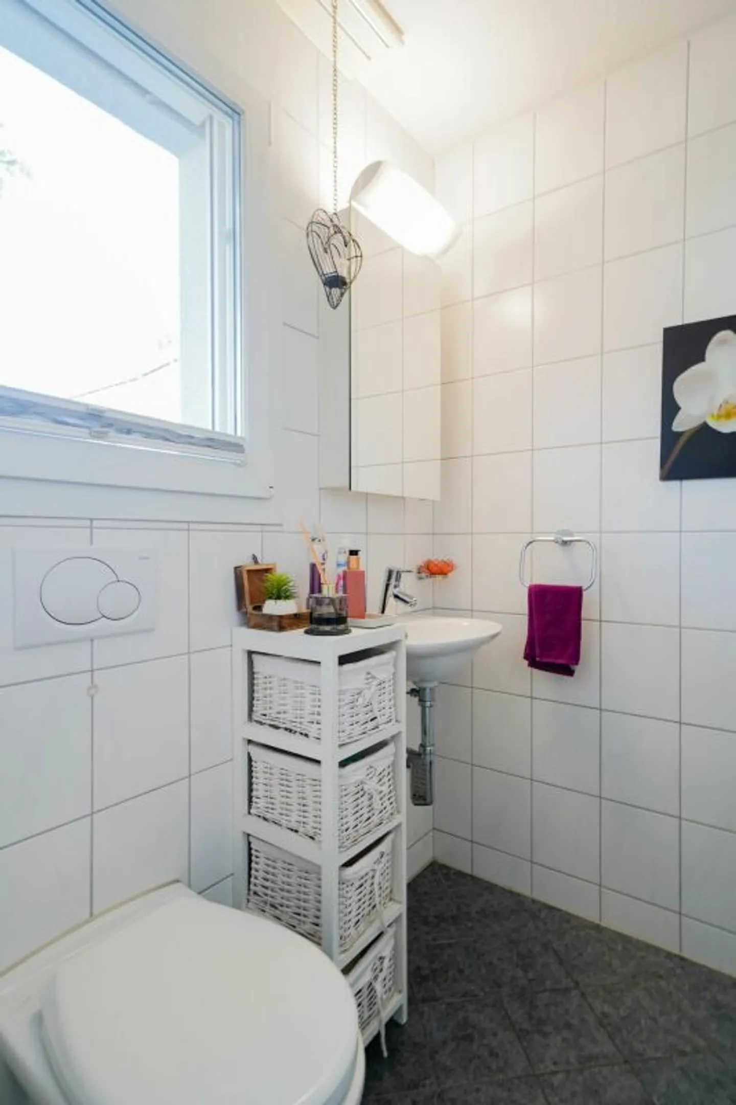 Detached single-family house with well-kept surroundings in an attractive location - Photo 8 of 13