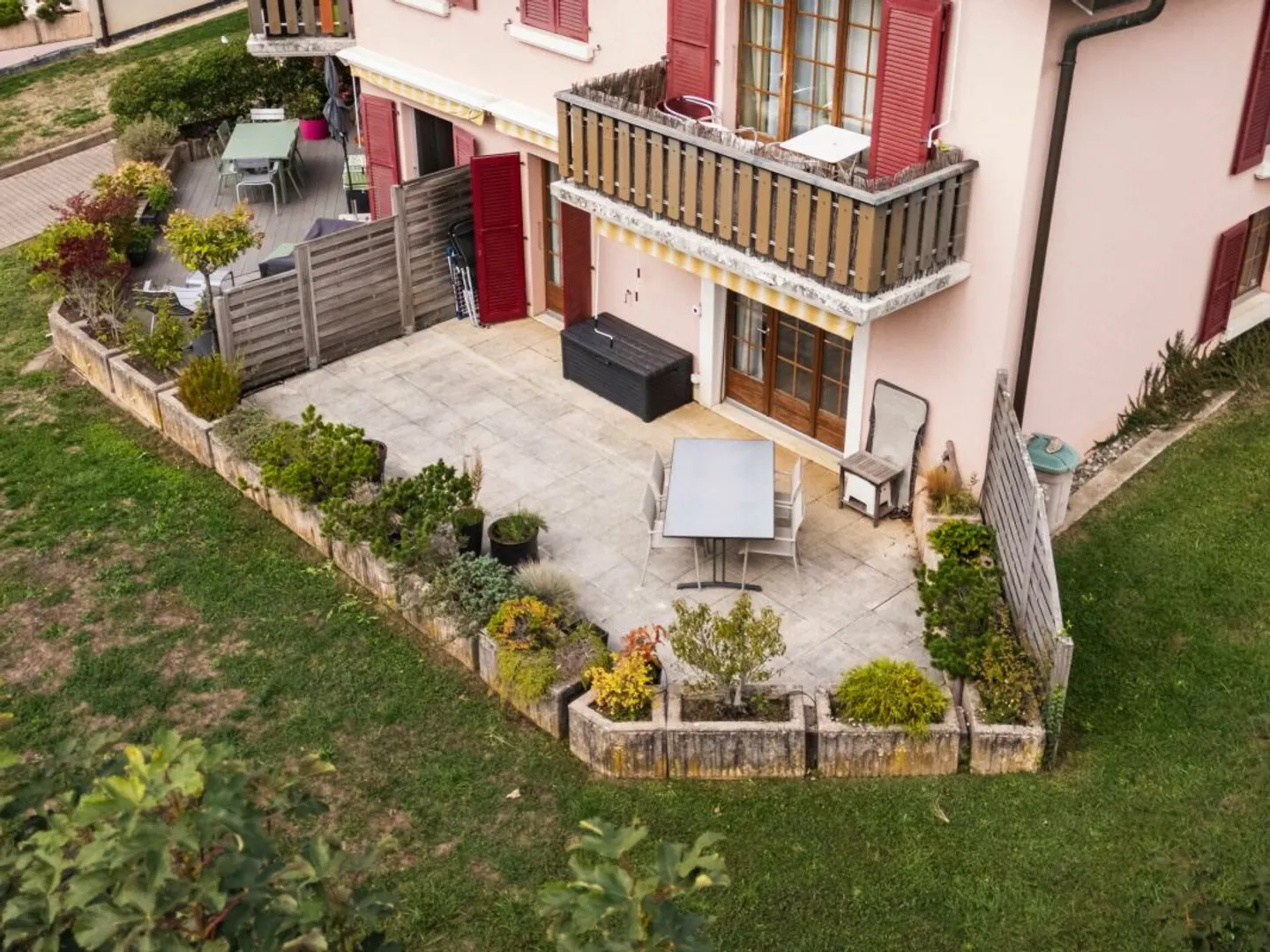 Séduisant 2,5 pièces avec terrasse et vue lac - Photo 8 of 8