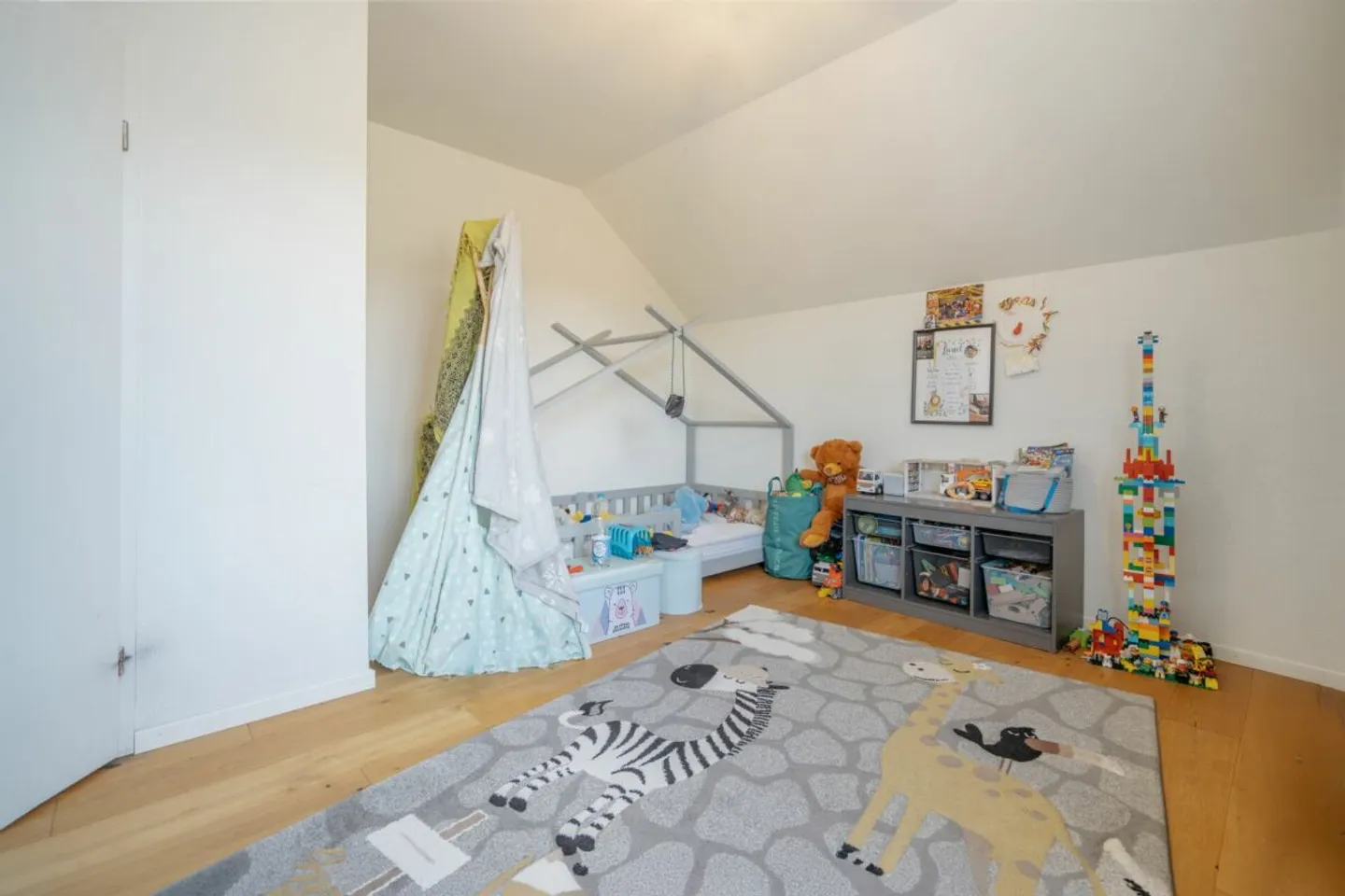 Charmante appartement de 4,5 pièces avec vue panoramique et finition de haute qualité - Photo 10 sur 13
