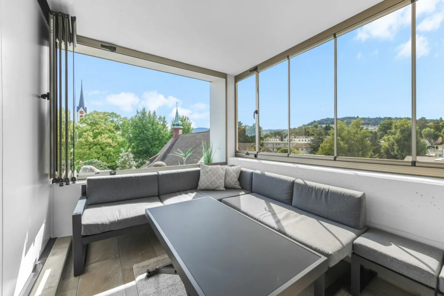 Living with Comfort and a View - 5.5 Rooms in the Center - Photo 8 of 13