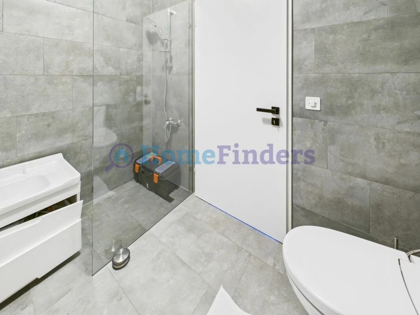 GROSSZÜGIG FAMILIENFREUNDLICH - FRISCH UND TOP MODERN RENOVIERT! - Foto 10 di 11