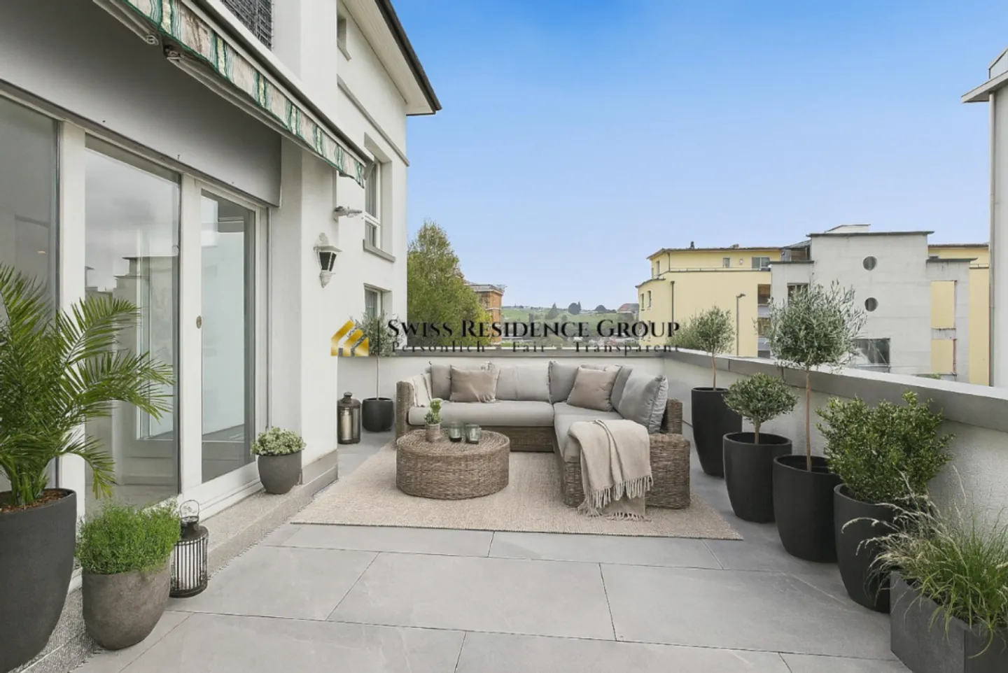 Elegante appartamento di 3.5 locali con cucina di design, pavimento in marmo &amp; due bagni - Foto 2 di 12