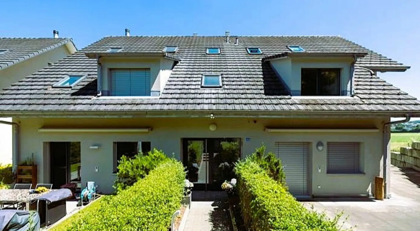 Pure Panorama! 4.5 Room Maisonette with Far-Reaching Views - Photo 1 of 9