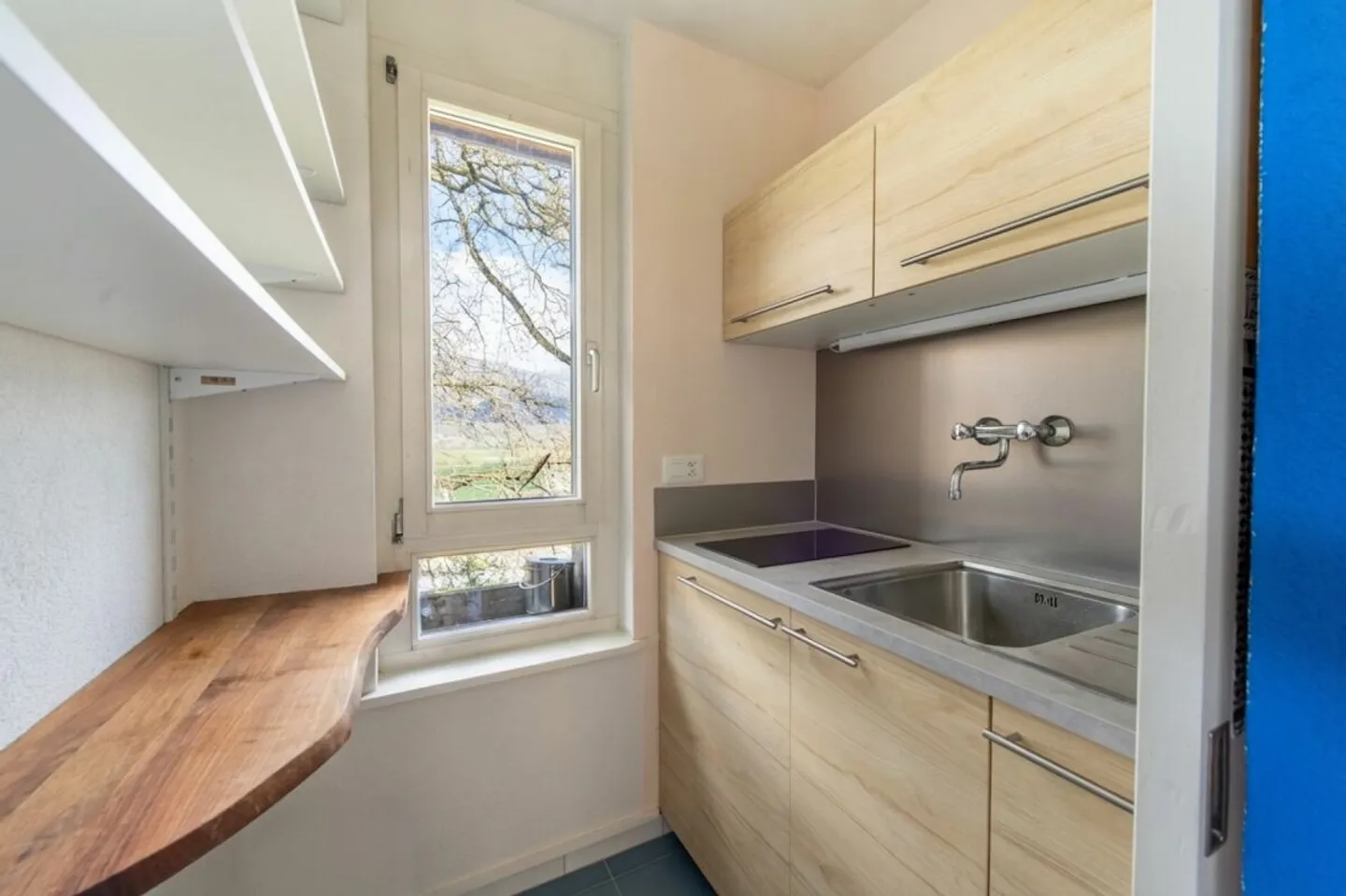 Architecture Meets Nature: Your Retreat with a View - Photo 9 of 13