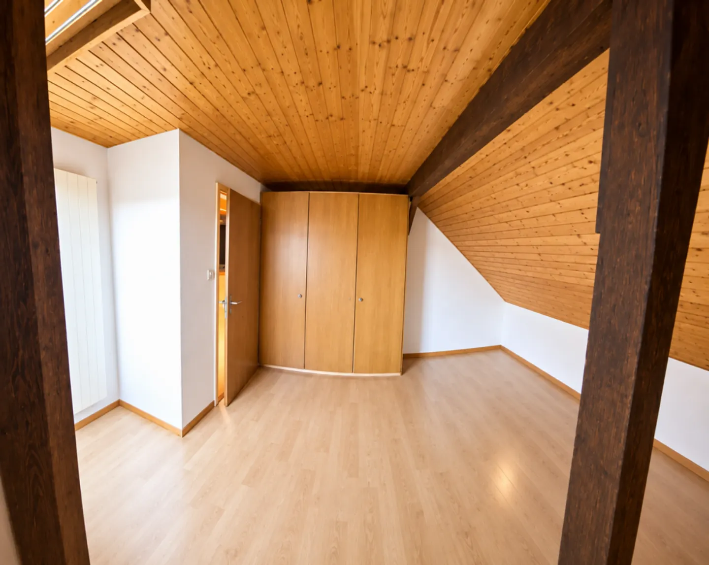 Charming attic apartment right next to the University of St. Gallen (HSG) - Photo 7 of 13