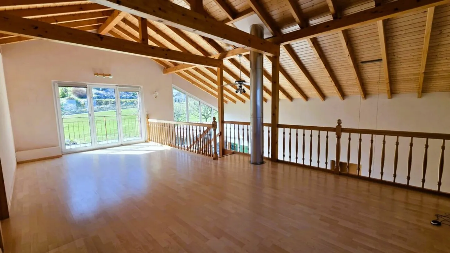 Villa mit Baugrundstück - Foto 8 von 11