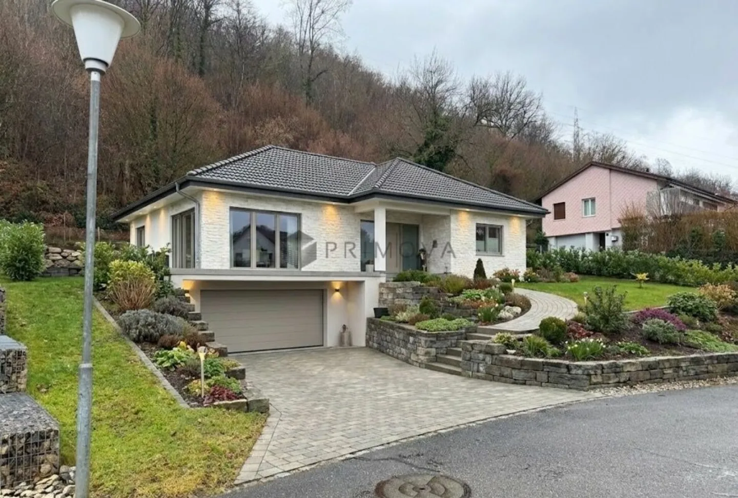 Due uniche case a schiera in vendita sulla pendenza soleggiata di Pieterlen - Foto 2 di 13