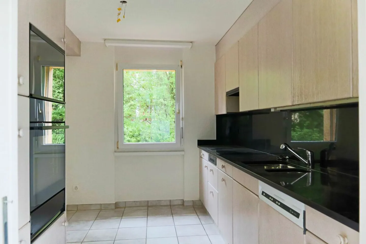 Maison d'angle de 6,5 pièces avec jardin dans un emplacement naturel calme et recherché - Photo 5 sur 13