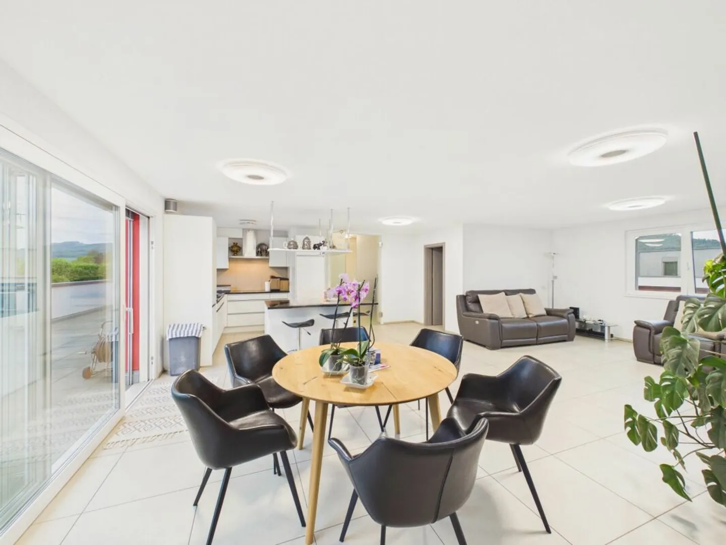 Moderne Penthouse-Wohnung mit Panorama-Terrasse in Delémont - Foto 3 von 13