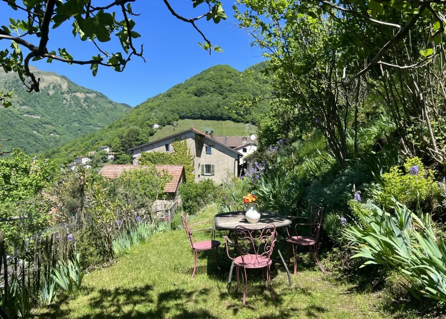 LEBENSTRAUM TESSIN - Charming renovated village house with large studio ideal for art & culture and B&B - Photo 1 of 13