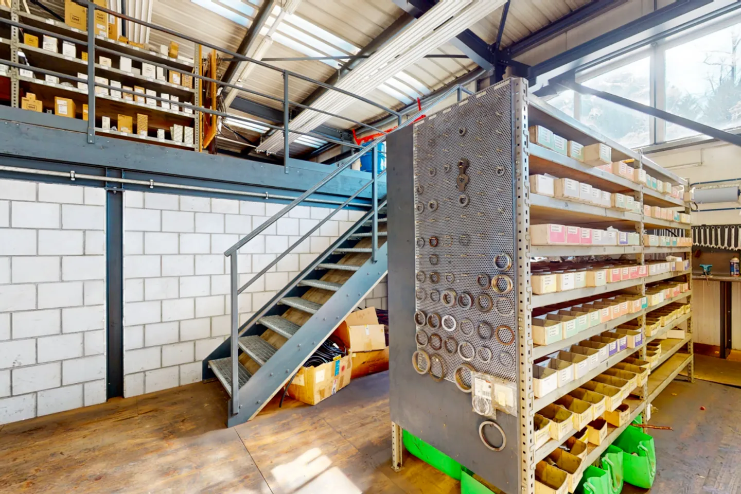 Proprietà commerciale con potenziale - flessibile, ben collegata e versatile - Foto 10 di 13