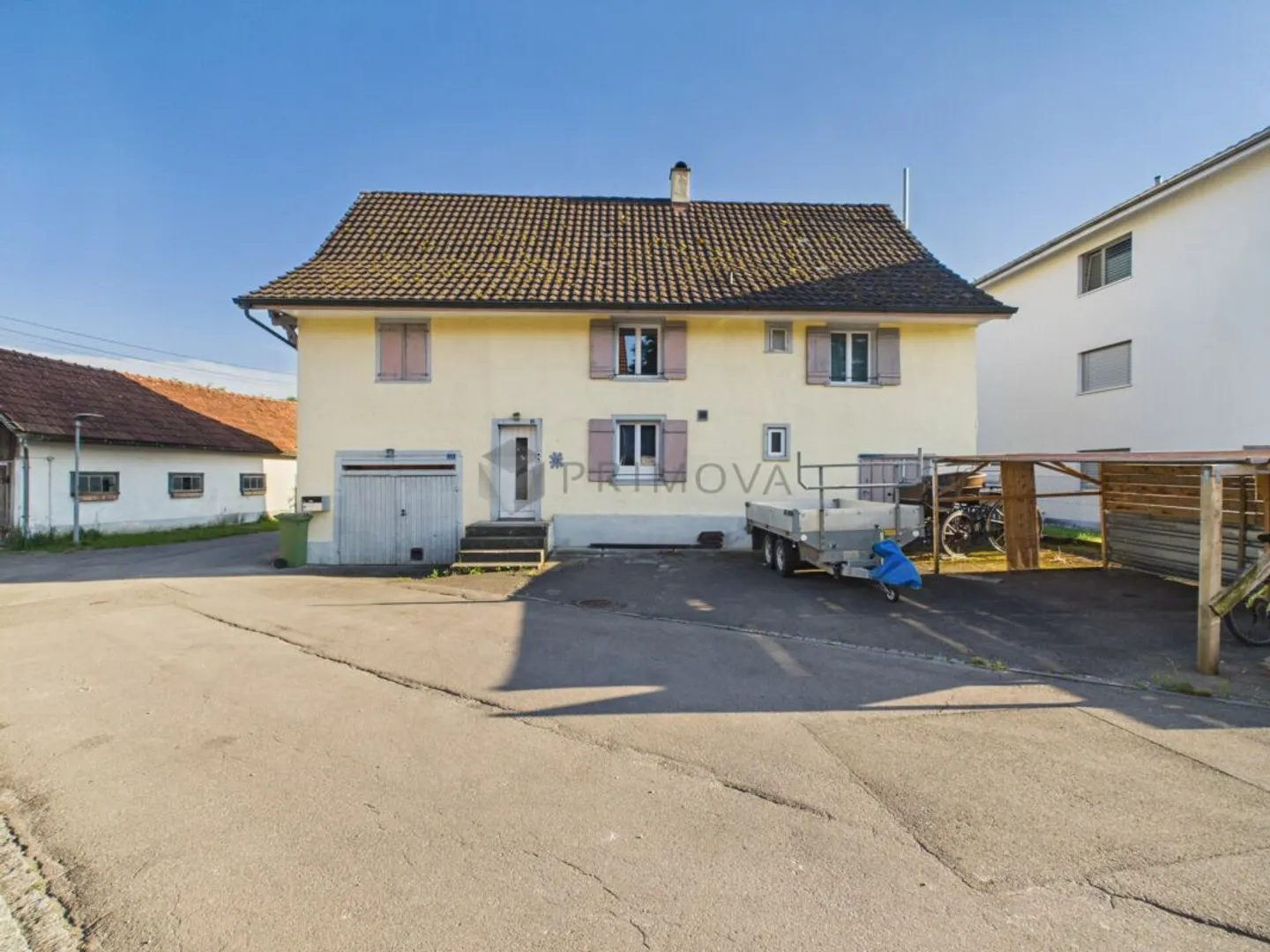 Maison familiale charmante avec potentiel - Photo 1 sur 13
