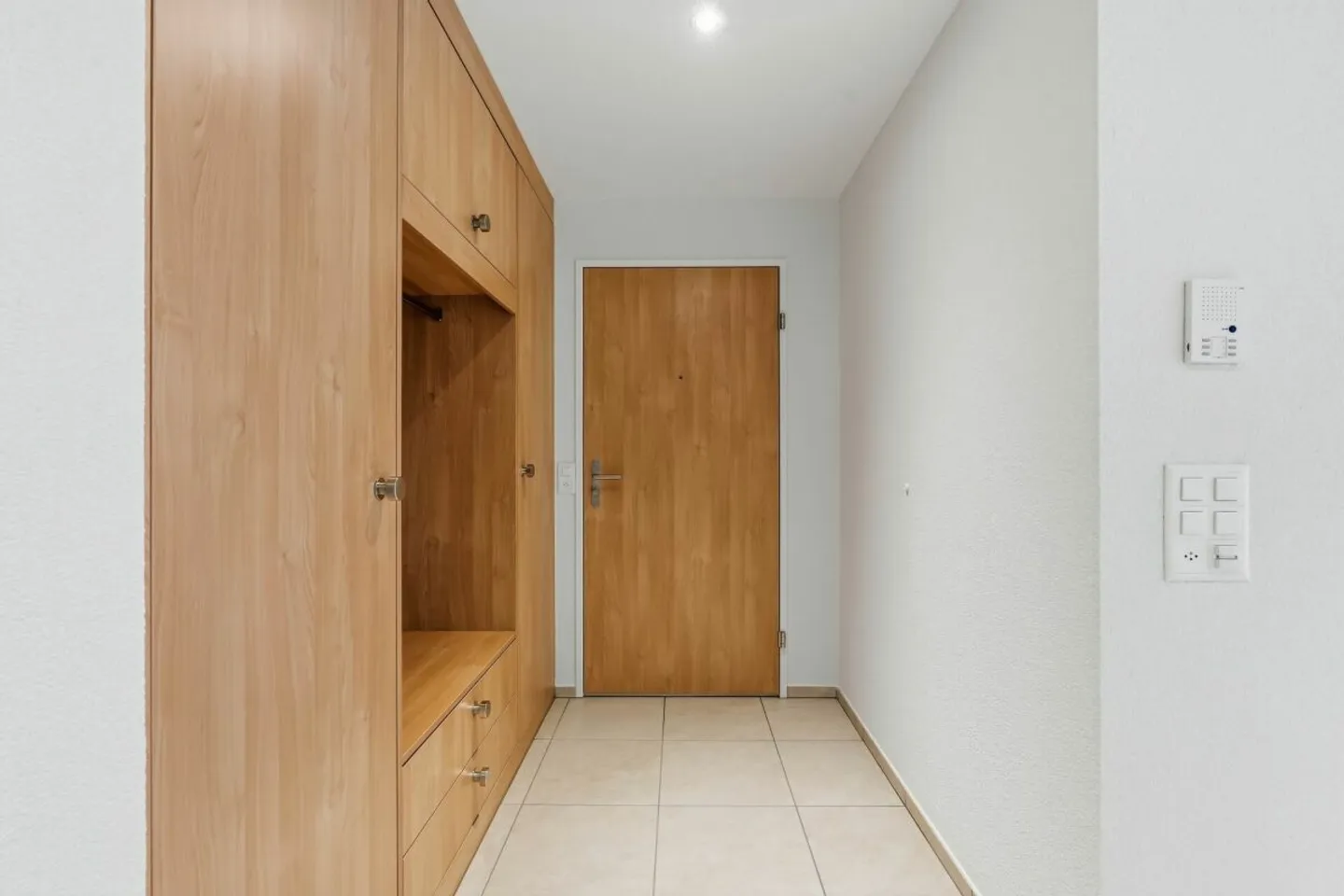Beautiful 4.5 Room Garden Apartment with Winter Garden - Photo 10 of 13