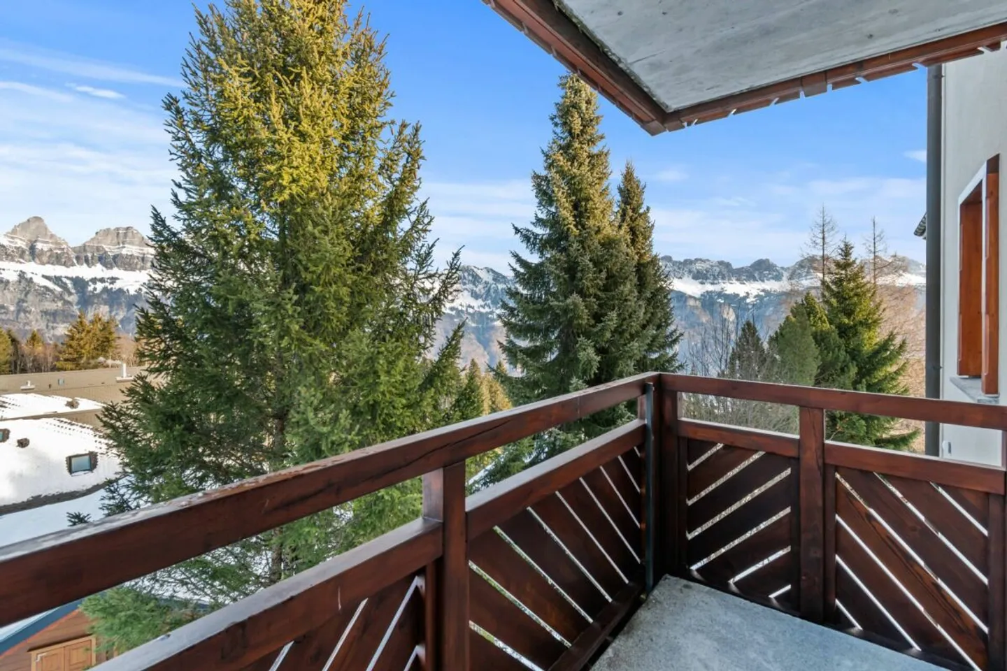 Appartamento per vacanze 4 1/2 stanze con sauna privata e un posto auto nel garage sotterraneo - Foto 8 di 13