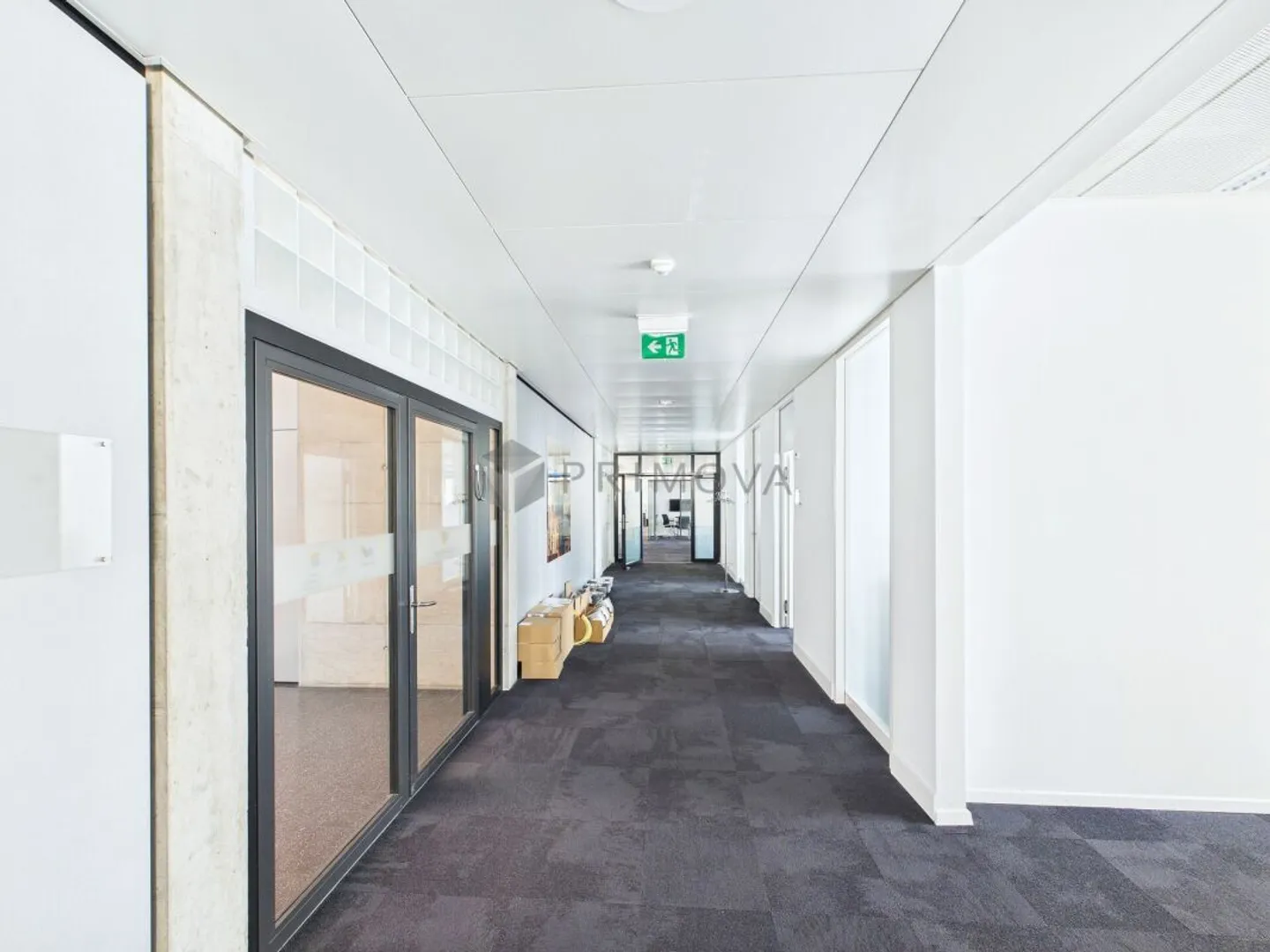 Attractive and bright office space in the best location in Zurich Oerlikon - Photo 3 of 13