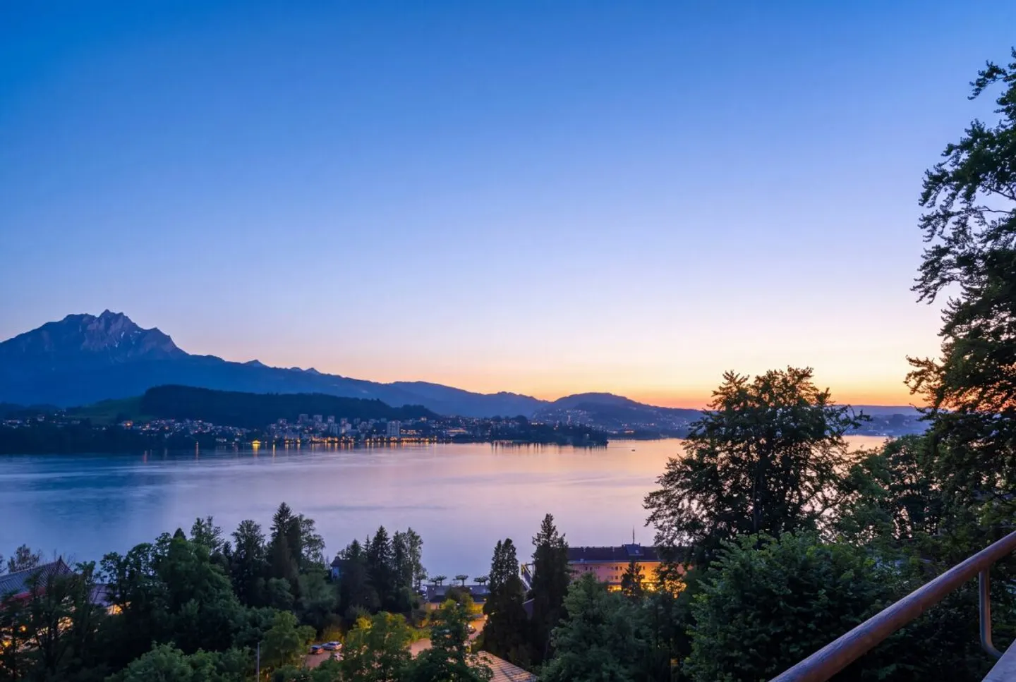 Exclusive Panorama Residence - Prime Location with Dream Scenery - Photo 6 of 8