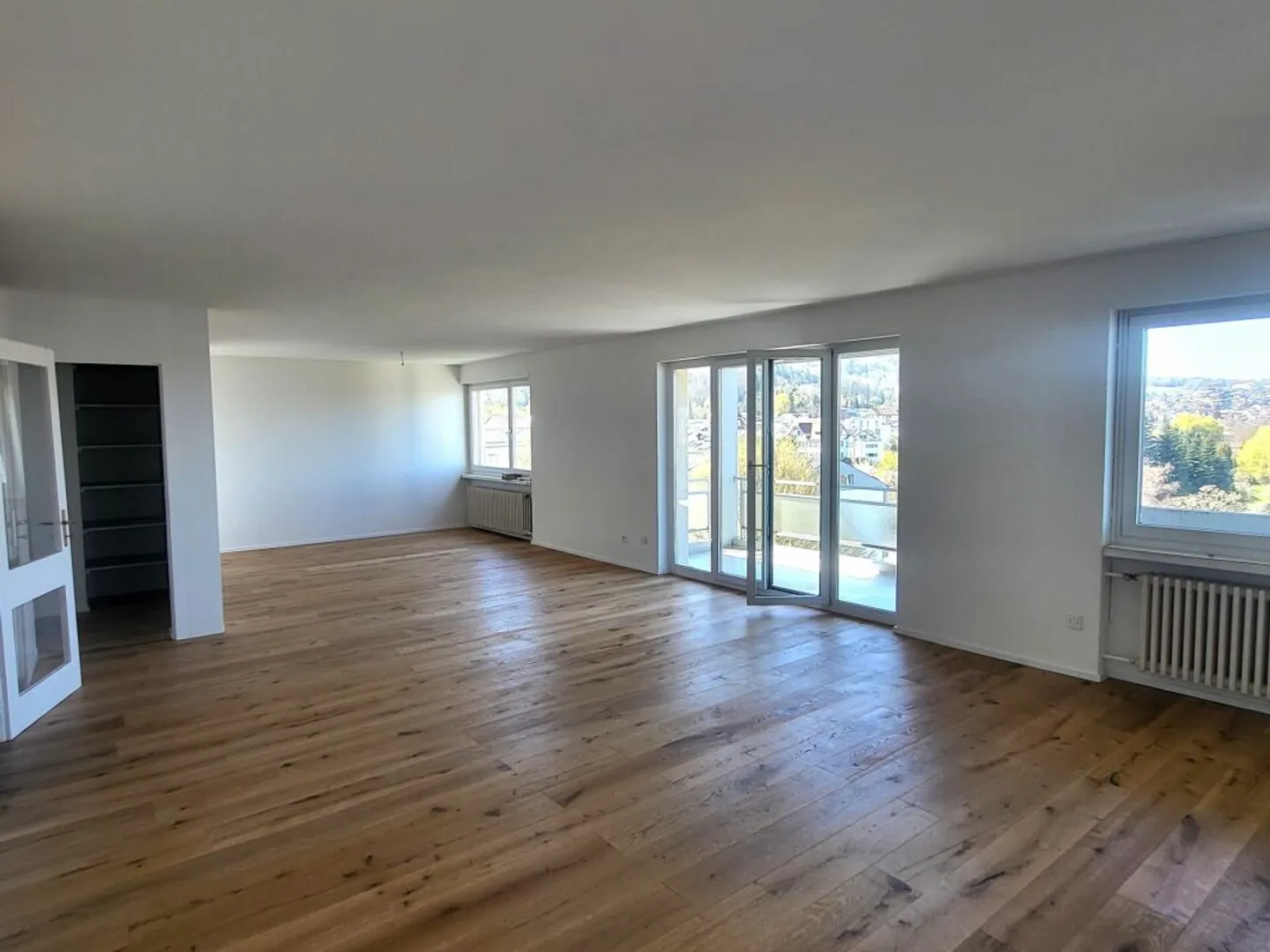 Appartamento all'ultimo piano con terrazza sul tetto e vista sul lago - Foto 6 di 12