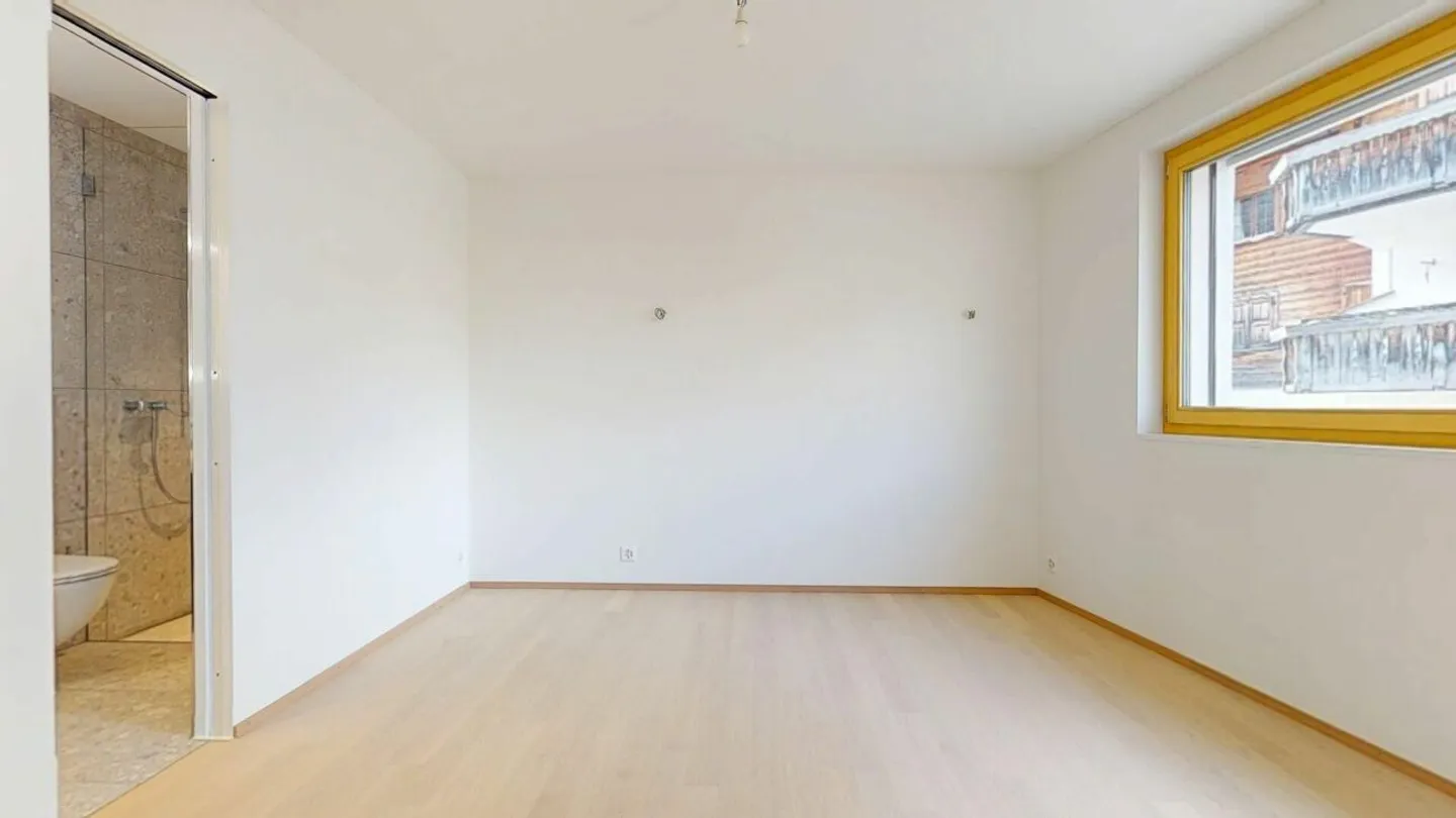 Modern attractive 3.5-room apartment in a quiet residential area - Photo 6 of 13