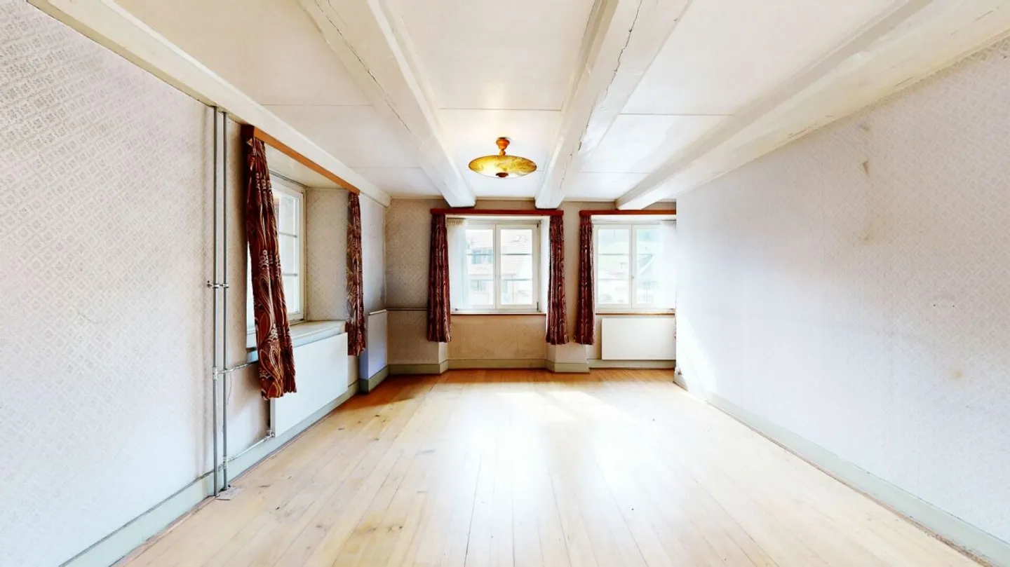 Casa con molto spazio utile, fascino e potenziale - Foto 5 di 13