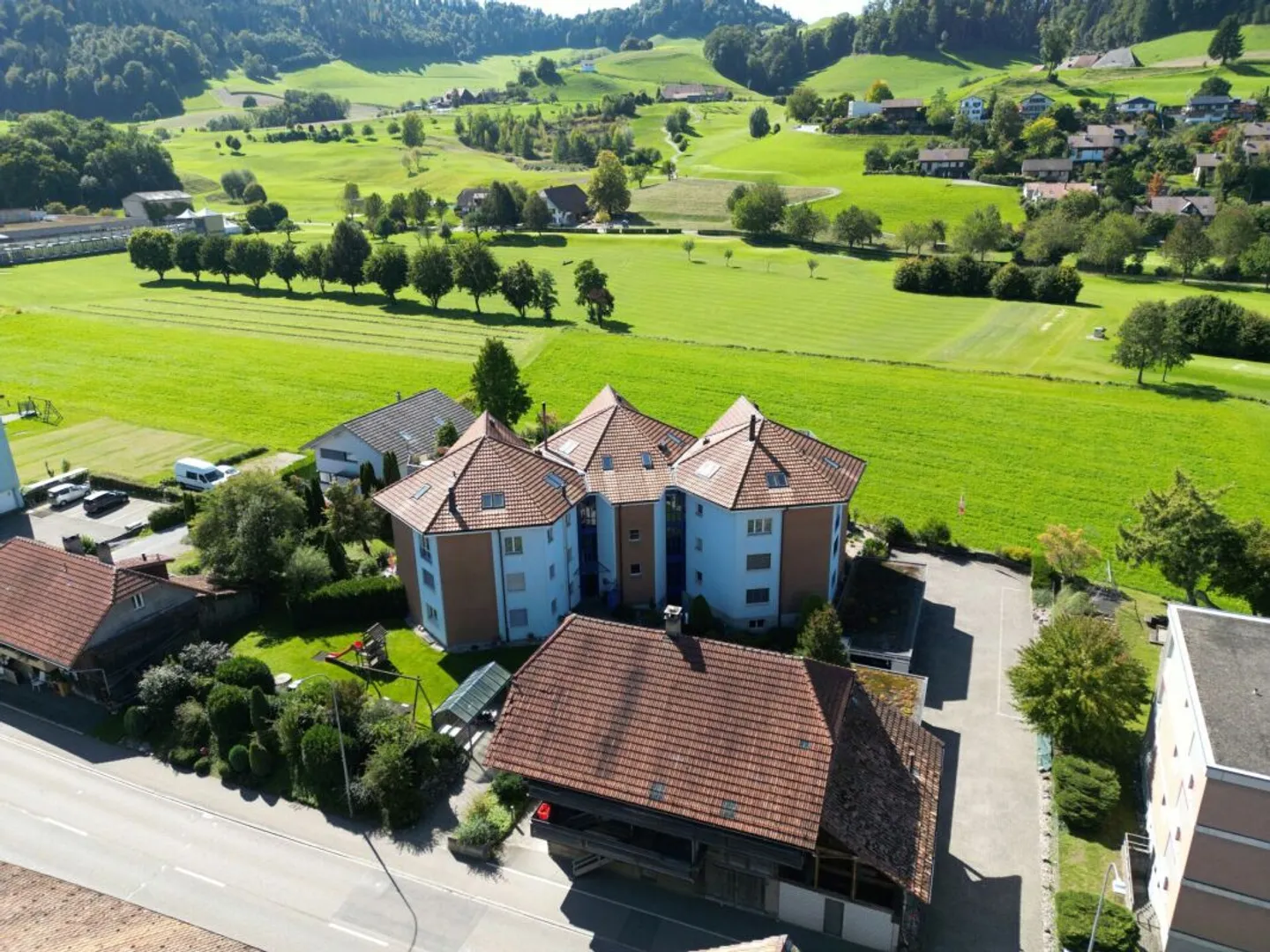 Spacious Penthouse with Gallery! - Photo 2 of 12