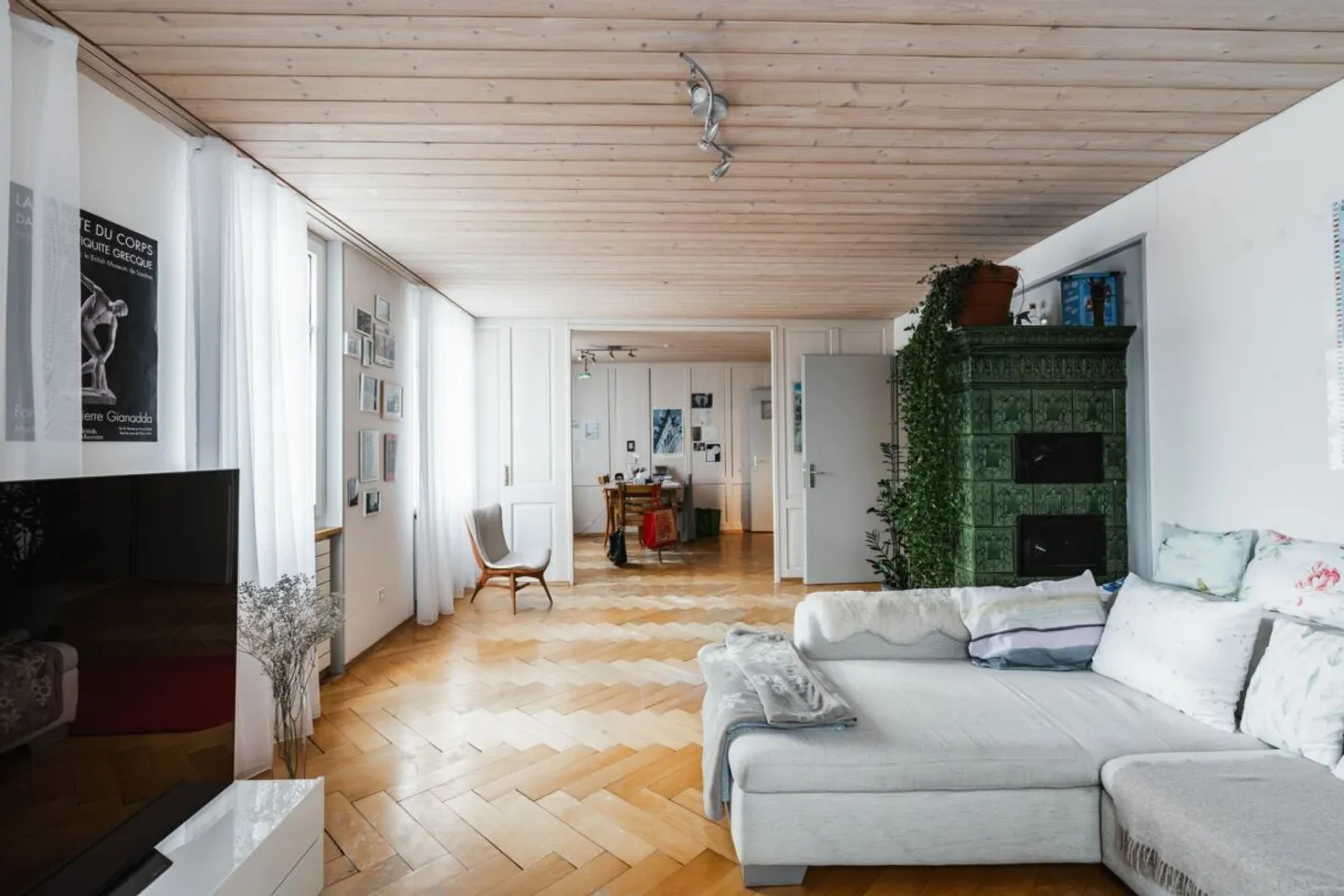 5.5 Room Apartment with Stunning View over the Appenzellerland. - Photo 2 of 8