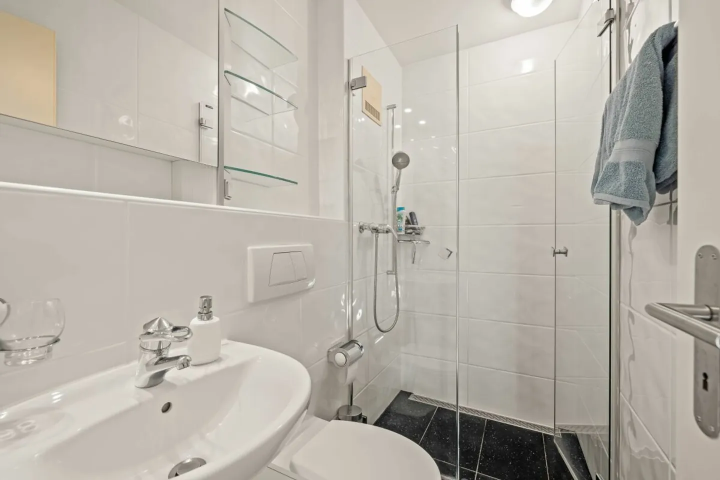 Ampia casa familiare con piscina - Foto 12 di 13