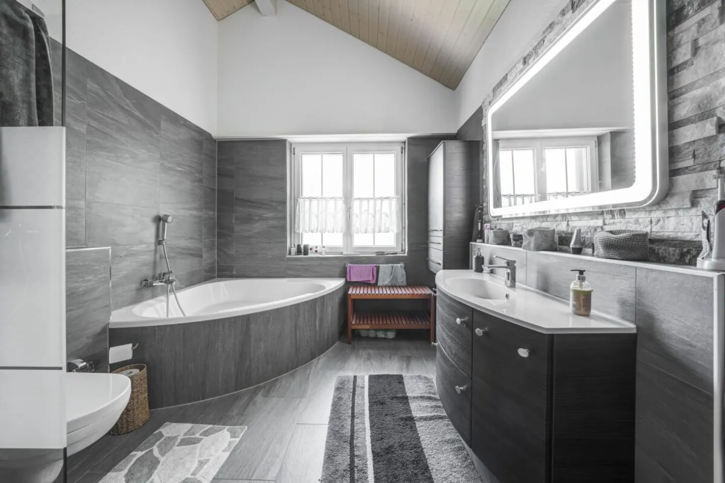 Space for the Family, Retreats to Enjoy and a Private Pool - Photo 13 of 13