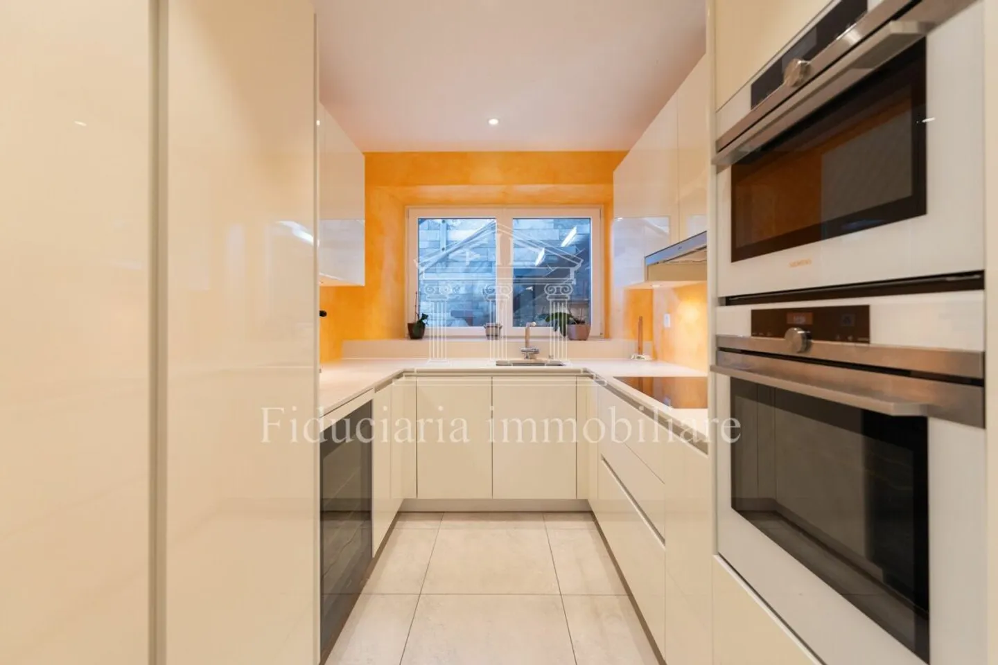 SOLDUNO - Geräumige Wohnung mit Studio in einem Zweifamilienhaus - Foto 8 von 13