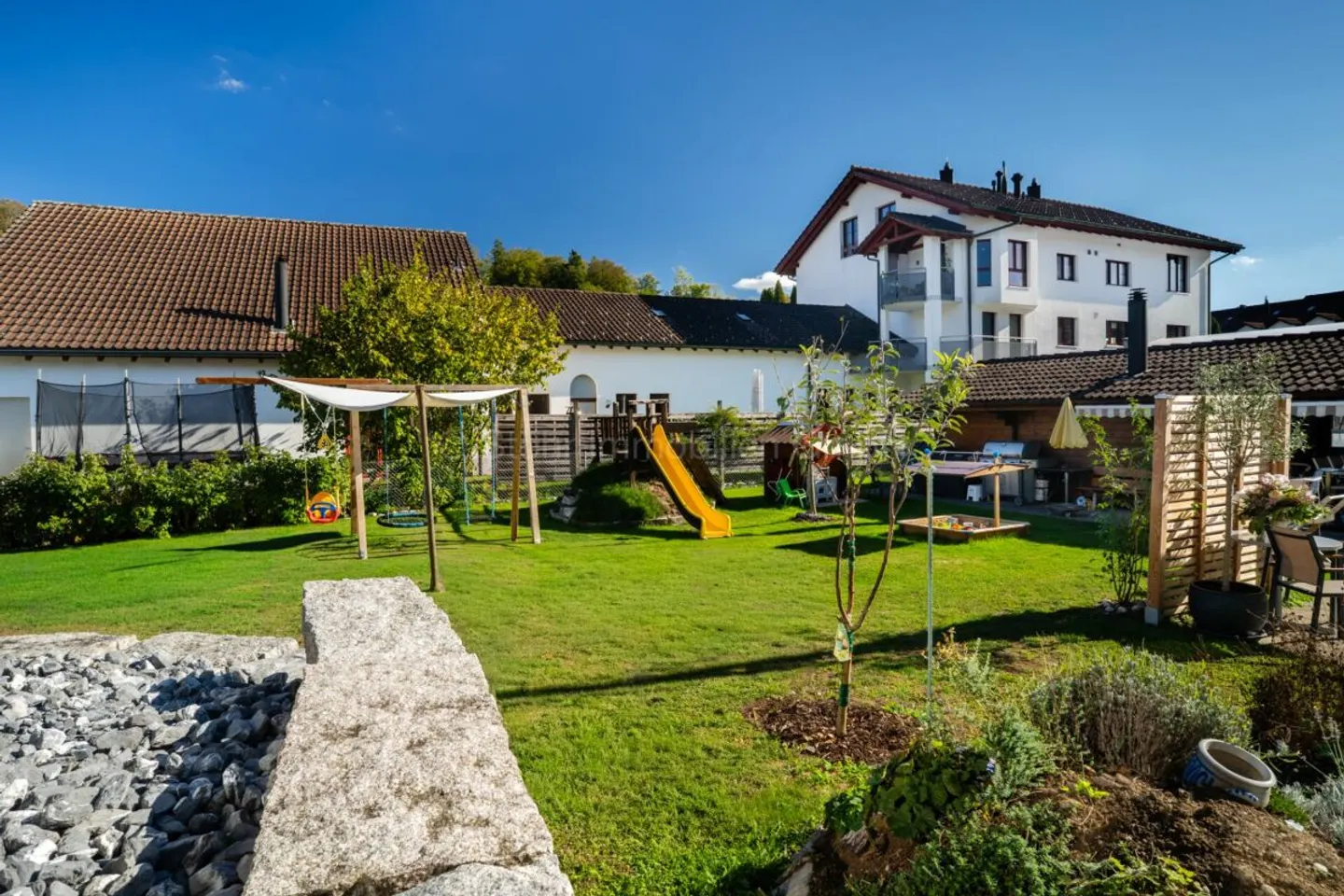 Geräumiges Mehrgenerationenhaus - Foto 3 von 13