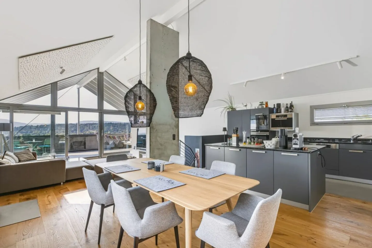 Luxurious Single-Family Home with Pool and Stunning Views in Roggwil BE - Photo 3 of 13