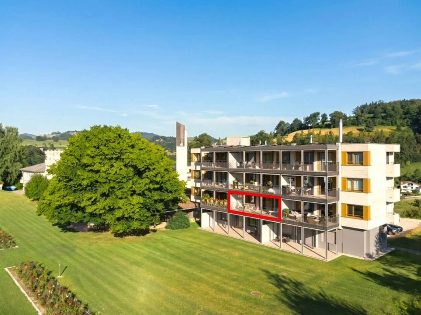 Apartment with panoramic view into the greenery - Photo 7 of 9