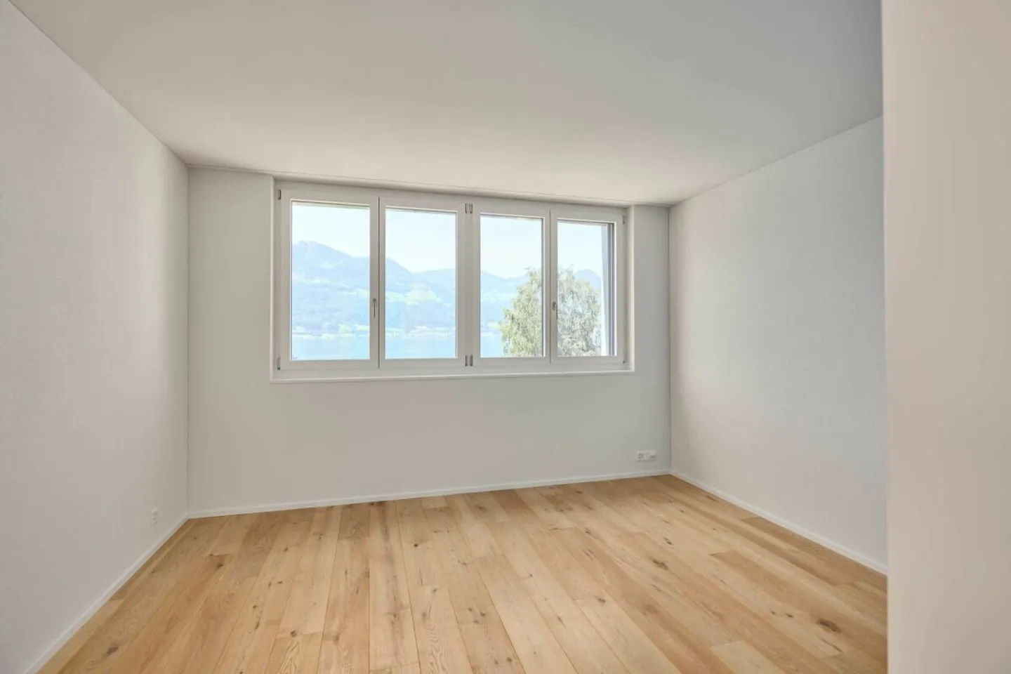 Charmantes Doppeleinfamilienhaus mit Seesicht - Foto 9 von 13