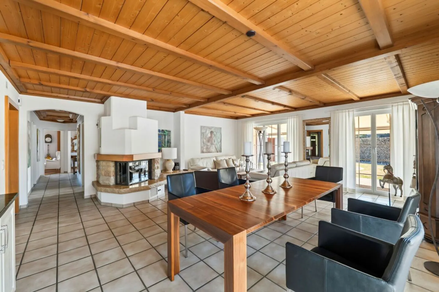 Casa unifamiliare di 6 camere ben tenuta in una posizione tranquilla e soleggiata a Rothrist - Foto 5 di 13