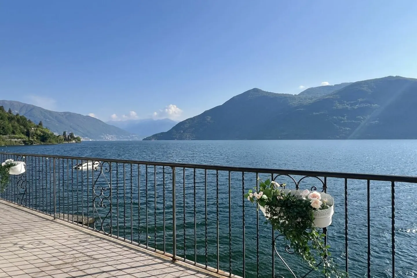 Villa directement au bord du lac avec plage privée et accès au lac / Cannobio (Italie) - Photo 9 sur 13