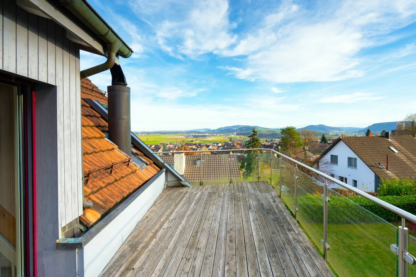 Exklusive Familienhaus mit Garten - Foto 4 von 11